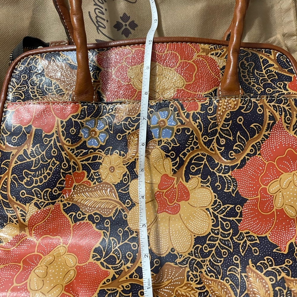 Like New Patricia Nash Floral Shoulder Bag in Orange and Black - Picture 5 of 10